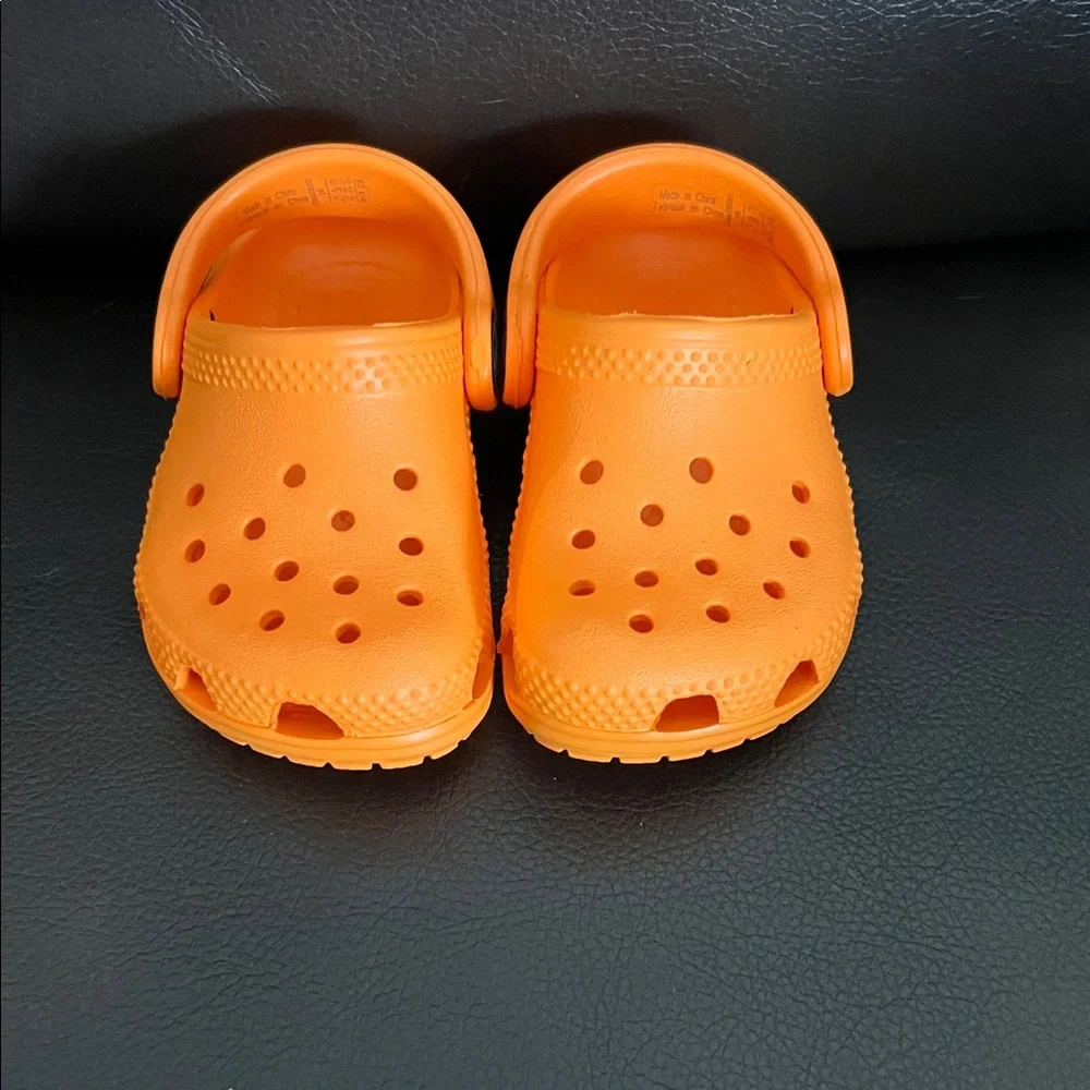 CROCS Kids Vibrant Orange Sandals - Picture 1 of 3